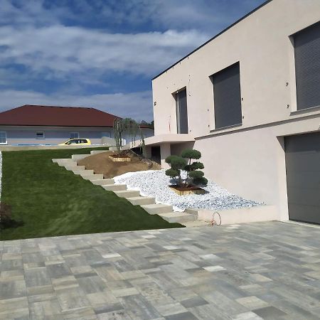 Place Near Casino Mond - Apartma Urska Sentilj Kültér fotó
